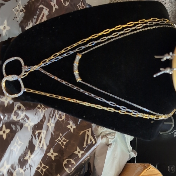 Source Unknown Gold and Silver Necklace Trio - Picture 8 of 15